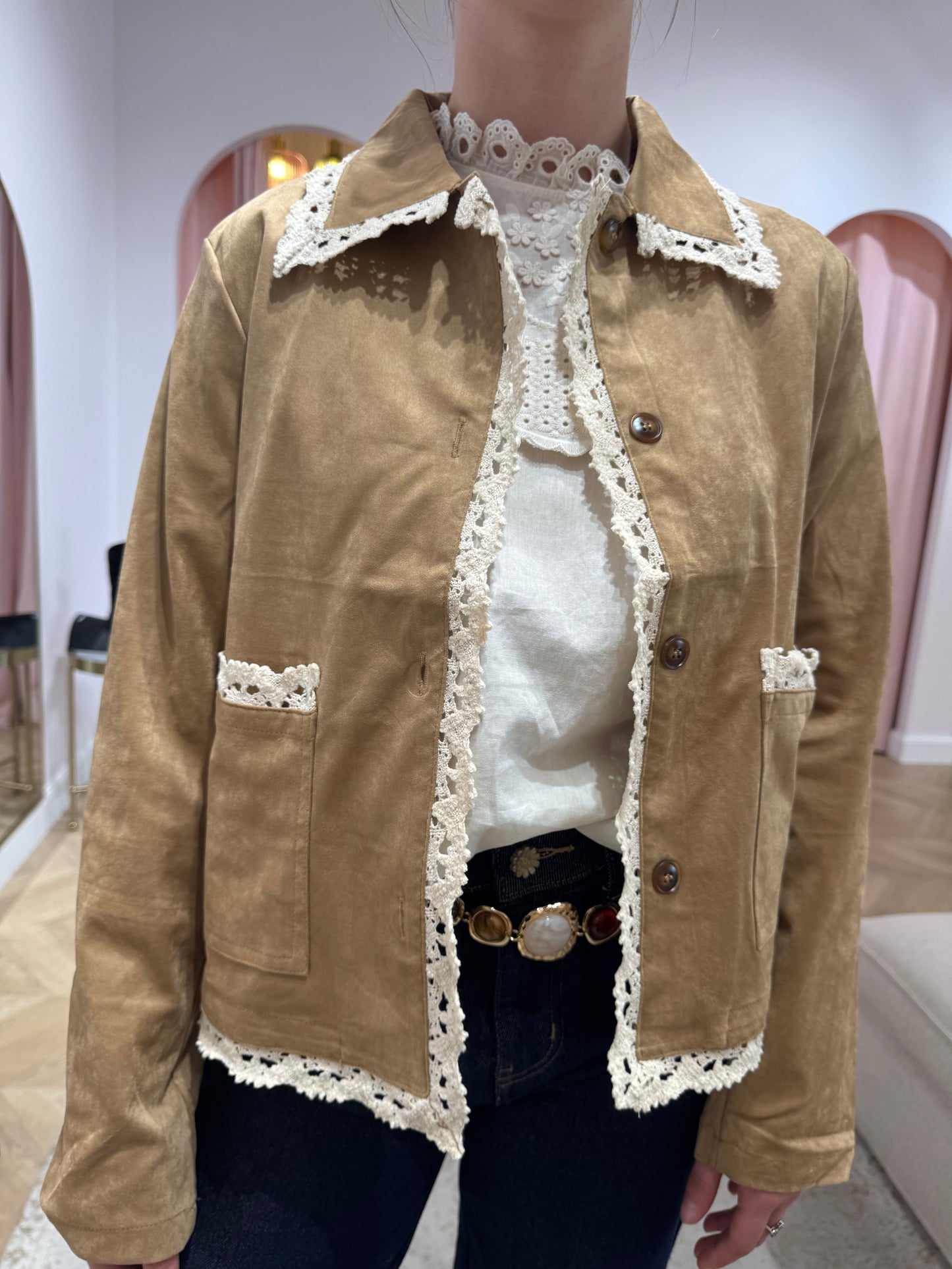 Veste daim dentelle