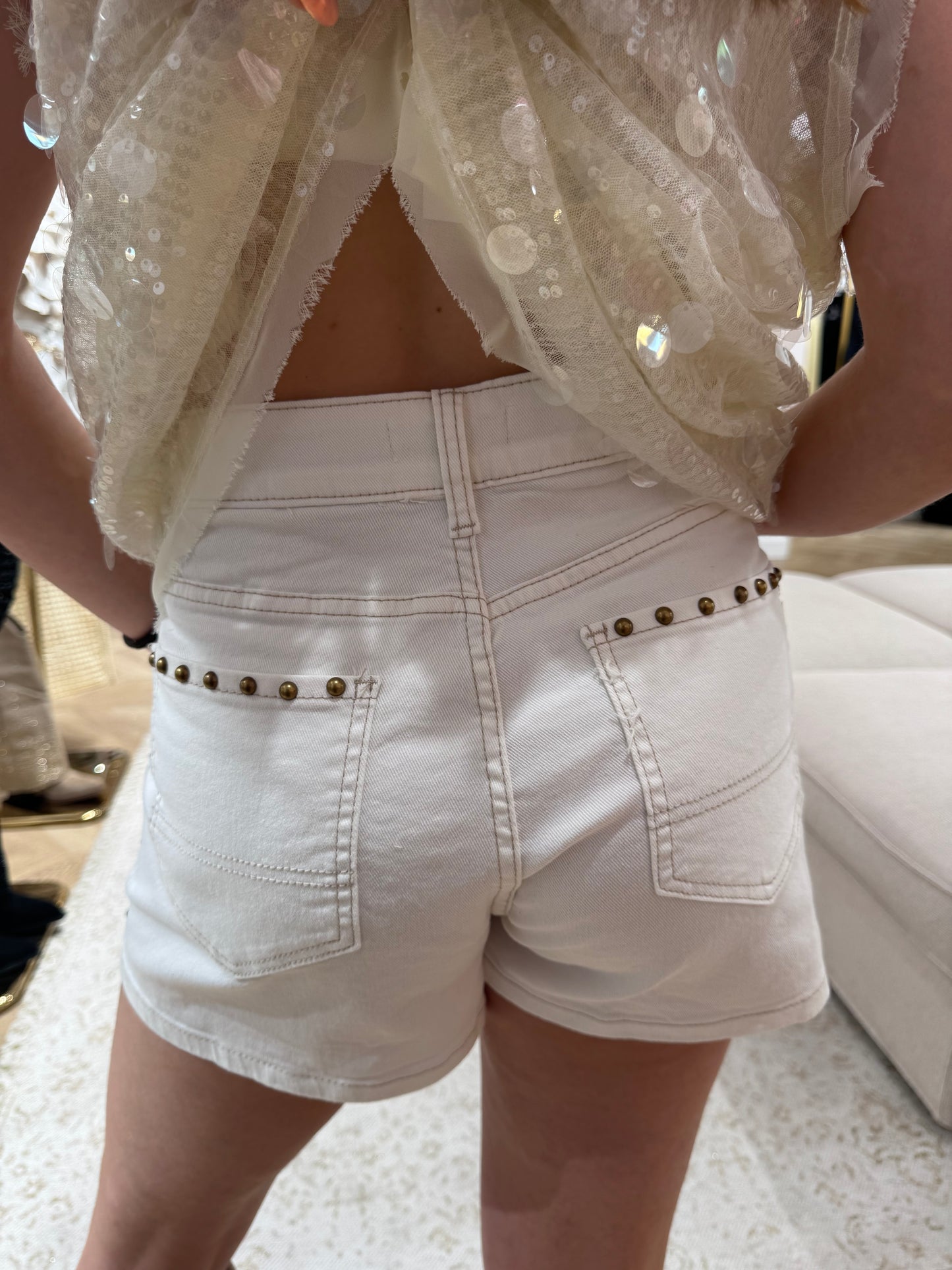 Short clous blanc