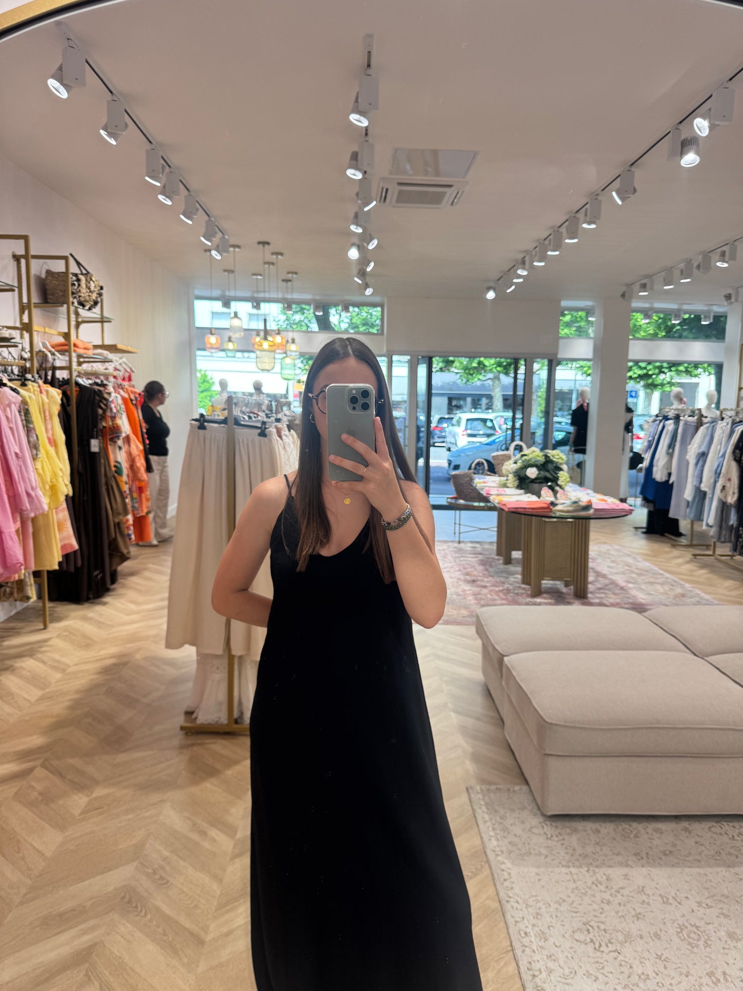 Robe cailloux noir