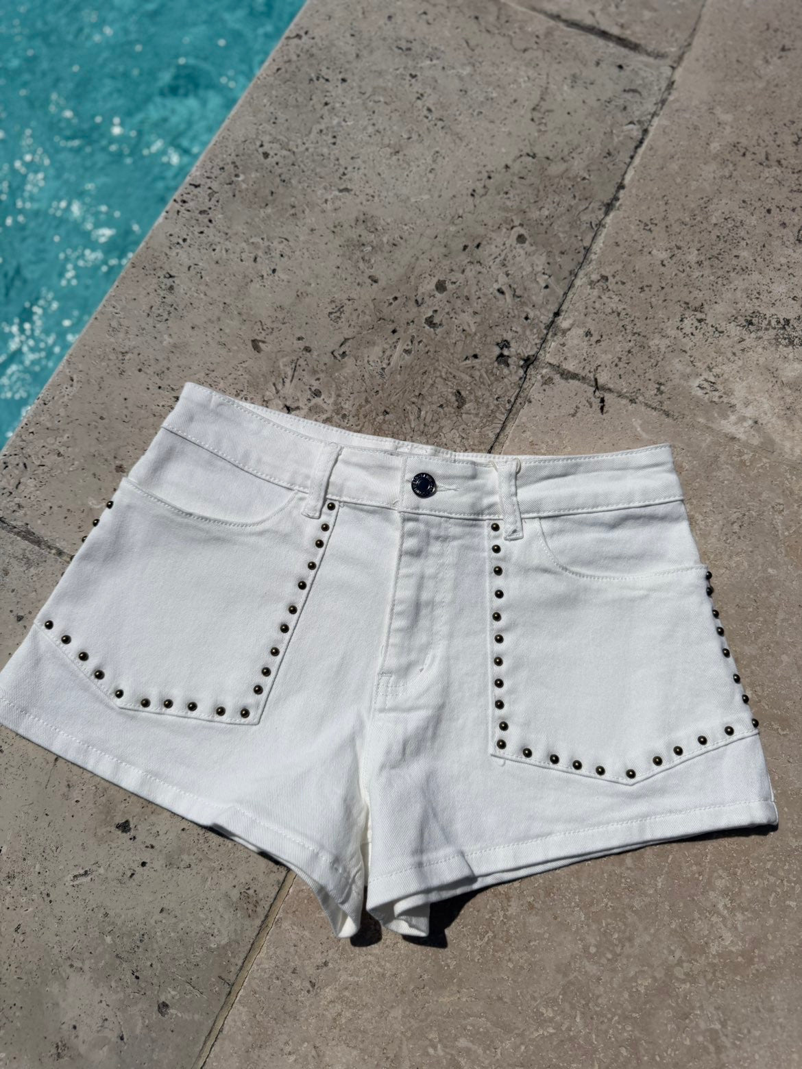 Short studs blanc