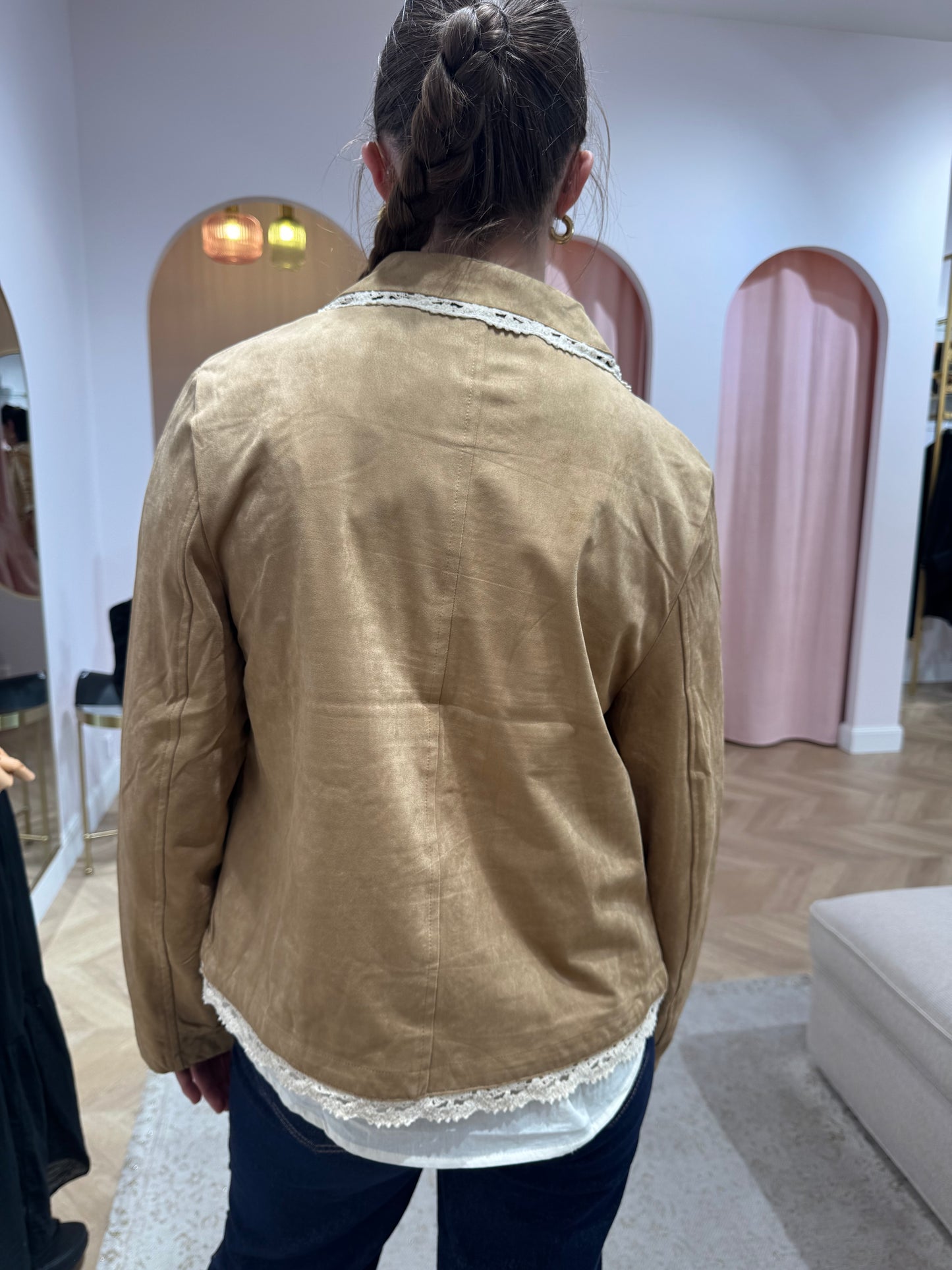 Veste daim dentelle