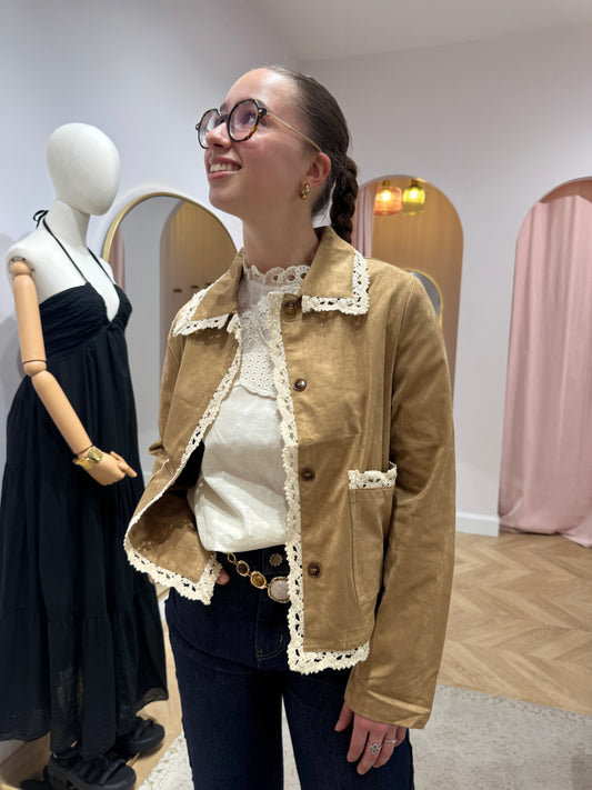 Veste daim dentelle
